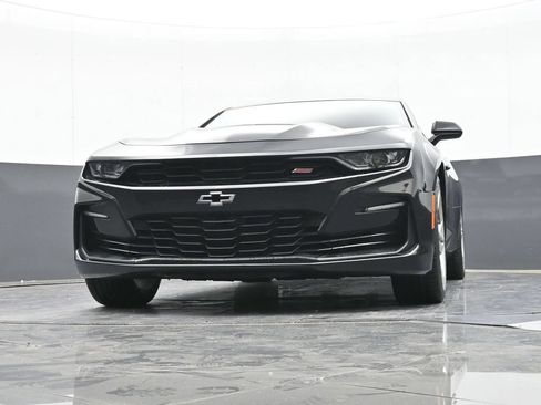 Used 2019 Chevrolet Camaro SS RWD image 40