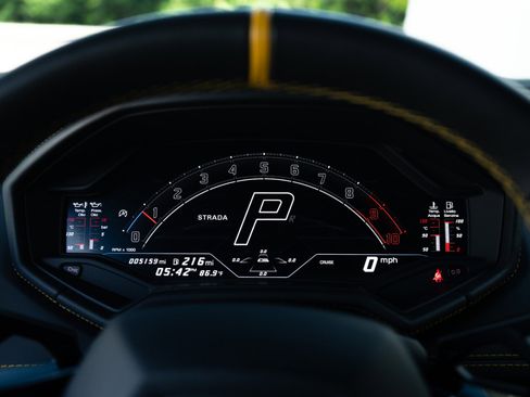 Used 2023 Lamborghini Huracan Tecnica RWD image 12