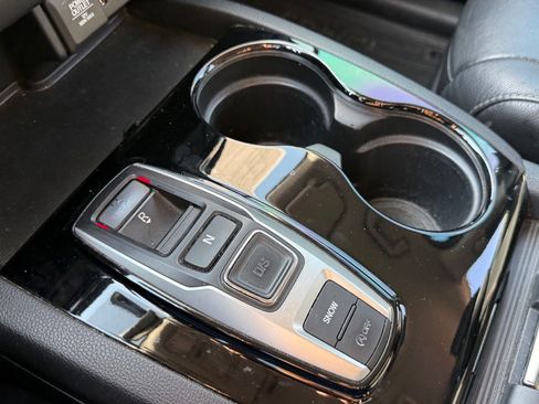 Used 2016 Honda Pilot Touring image 18