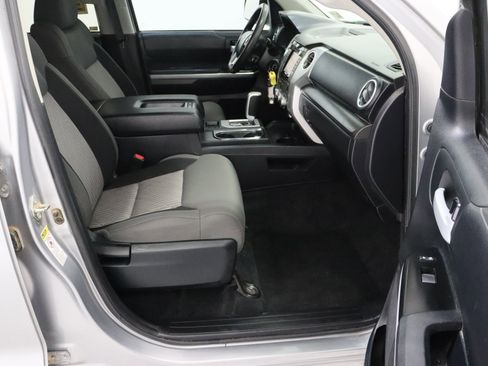 Used 2017 Toyota Tundra SR5 w/ SR5 Upgrade Package AWD/4WD image 35