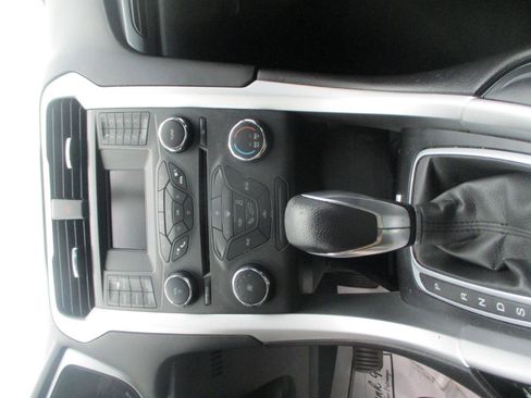 Used 2016 Ford Fusion SE w/ Equipment Group 201A FWD image 12
