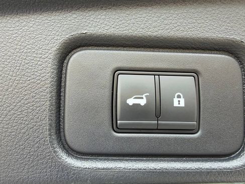 Used 2023 Nissan Pathfinder SL w/ Lighting Package (N92) AWD/4WD image 26