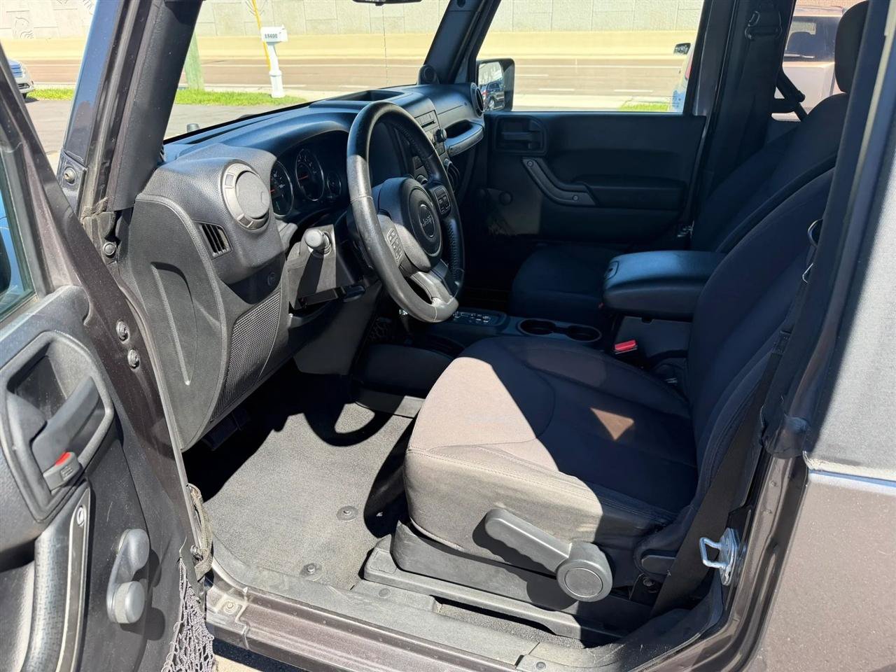 Used 2014 Jeep Wrangler Sport w/ Connectivity Group AWD/4WD image 22