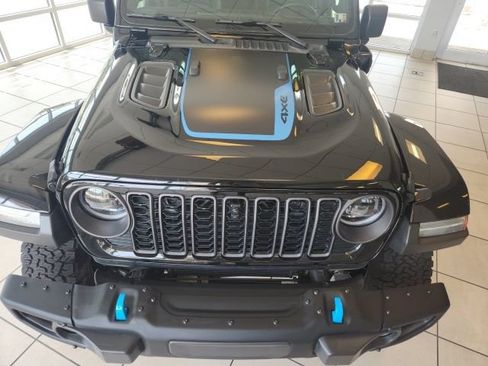 Used 2024 Jeep Wrangler Unlimited Rubicon 4xe AWD/4WD image 5