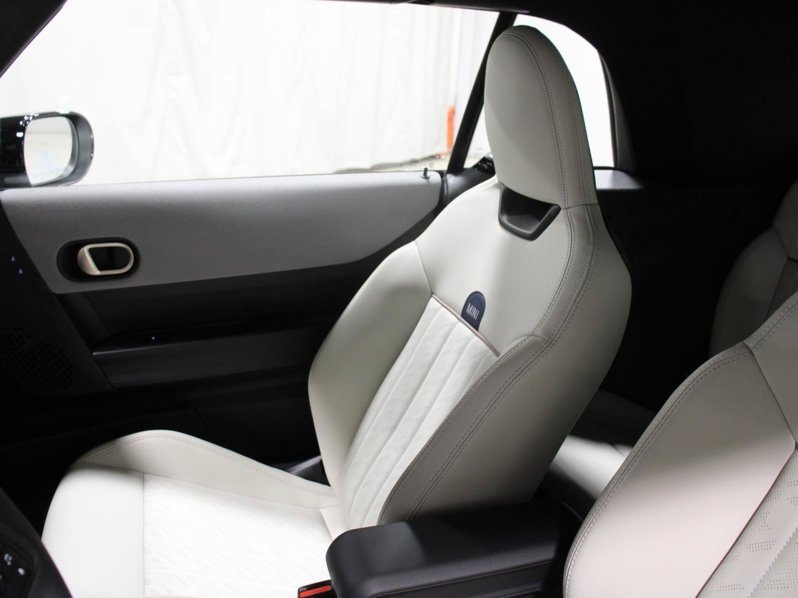 Used 2026 MINI Cooper S FWD image 26