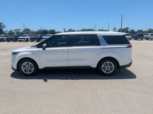 Used 2022 Kia Carnival LX FWD image 8