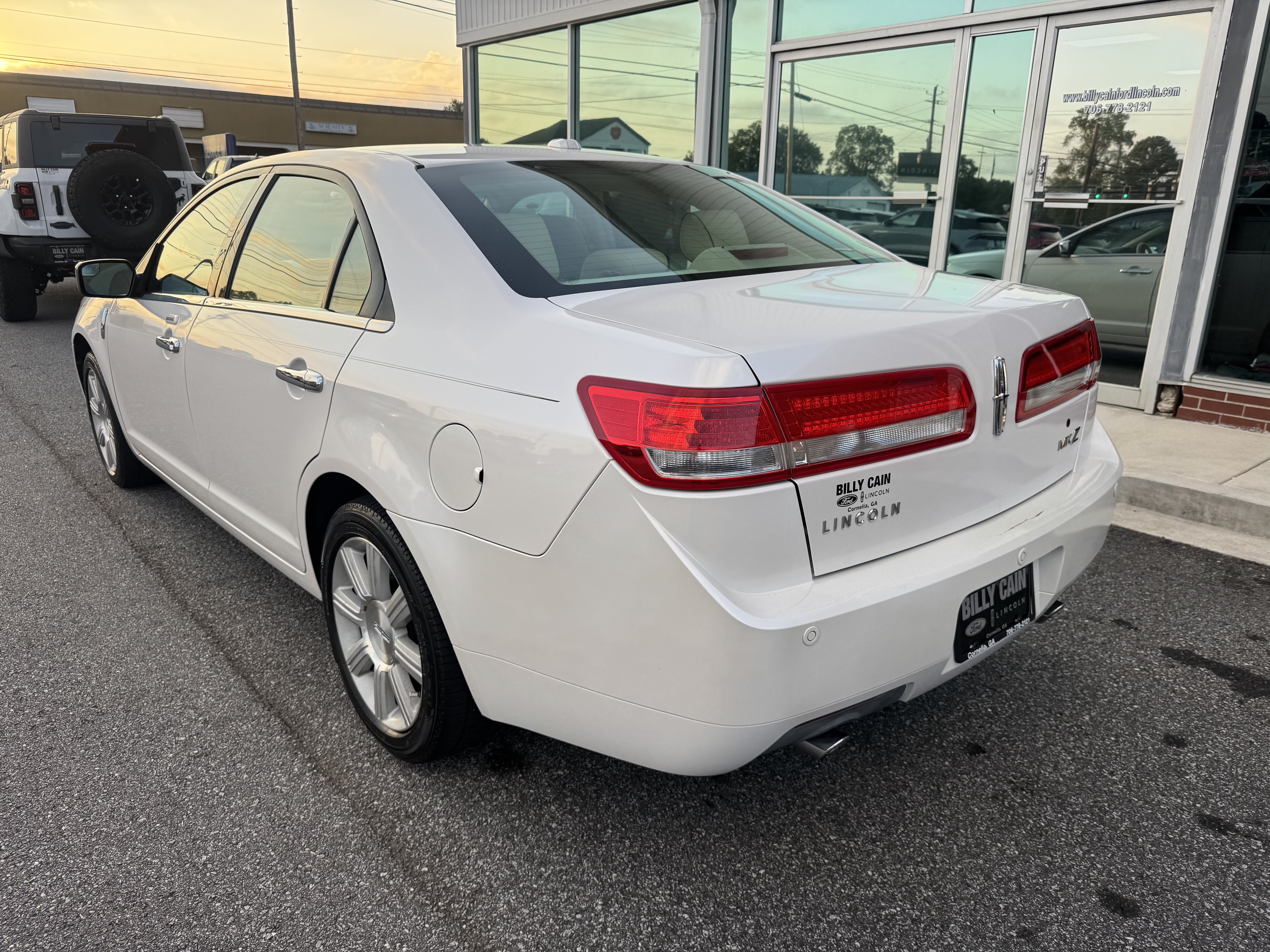 Used 2011 Lincoln MKZ FWD image 2