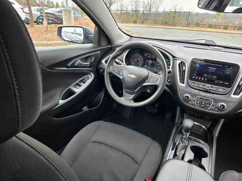 Used 2023 Chevrolet Malibu LT image 9