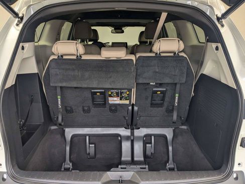 Used 2021 Toyota Sienna XLE w/ XLE Plus Package FWD image 9