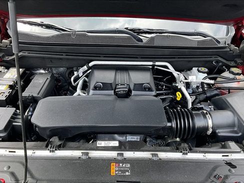 Used 2024 Chevrolet Colorado LT w/ LT Convenience Package AWD/4WD image 10