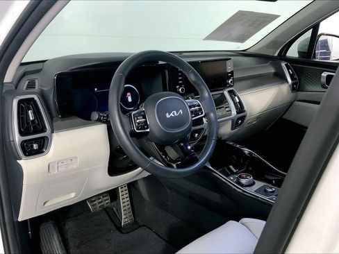 Certified 2024 Kia Sorento SX Prestige w/ Panoramic Sunroof Package AWD/4WD image 14