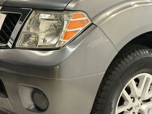 Used 2018 Nissan Frontier SV image 4