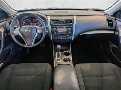 Used 2015 Nissan Altima 2.5 SV w/ Convenience Package image 17