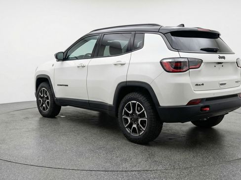 Used 2025 Jeep Compass Trailhawk w/ Trailer Tow Group image 6