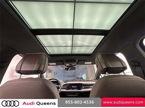 Used 2025 Audi Q4 e-tron Premium Plus w/ Premium Plus image 17