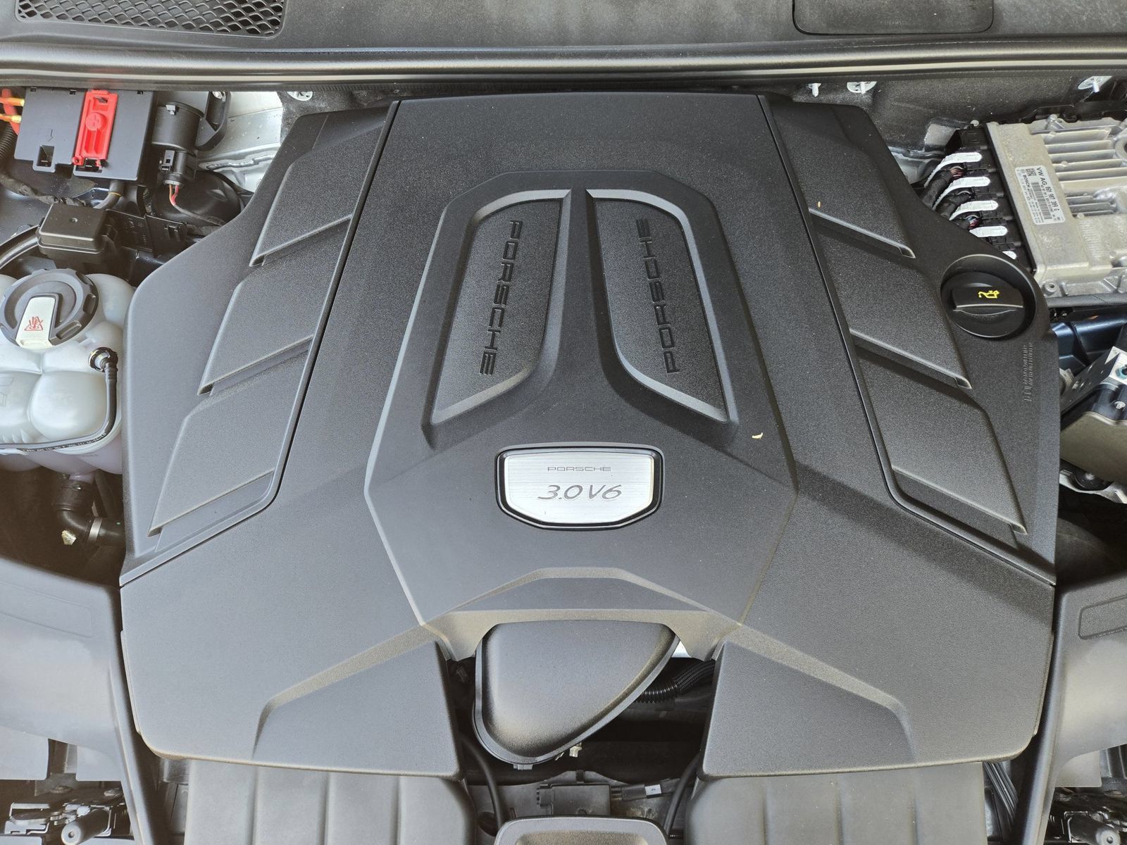 Used 2019 Porsche Cayenne AWD/4WD image 34