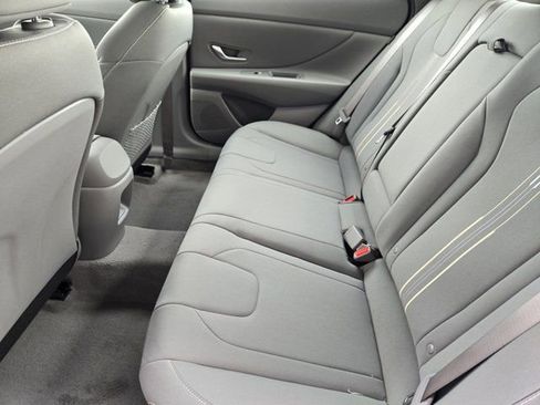 Used 2026 Hyundai Elantra SEL Sport image 21