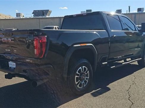 Used 2022 GMC Sierra 2500 AT4 image 8