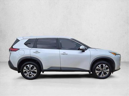 Used 2023 Nissan Rogue SV FWD image 4