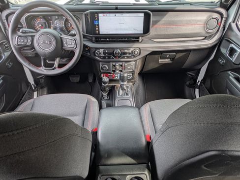 Used 2024 Jeep Wrangler Rubicon image 21