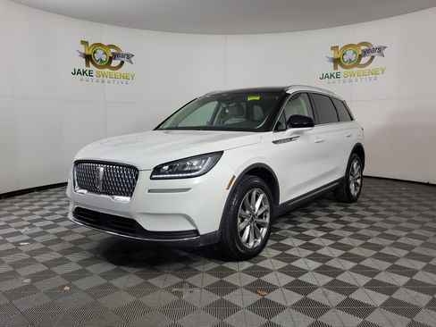 Used 2022 Lincoln Corsair AWD w/ Premium Package image 3