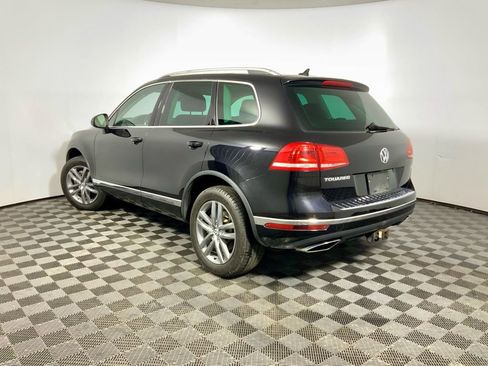 Used 2016 Volkswagen Touareg TDI image 11