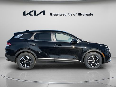 New 2025 Kia Sportage LX FWD image 8