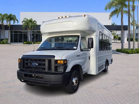 Used 2011 Ford E-450 and Econoline 450 Super Duty RWD image 3