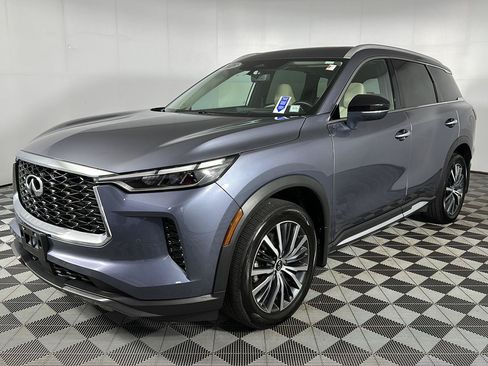 Used 2023 INFINITI QX60 Sensory w/ Vision Package AWD/4WD image 3