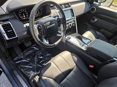 Used 2020 Land Rover Discovery HSE image 23