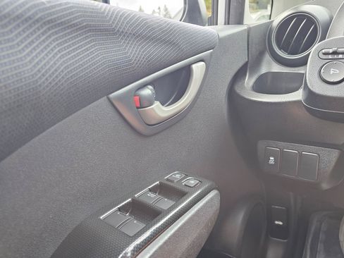 Used 2011 Honda Fit Sport image 30