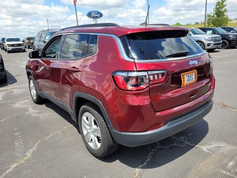 Used 2022 Jeep Compass Latitude image 9