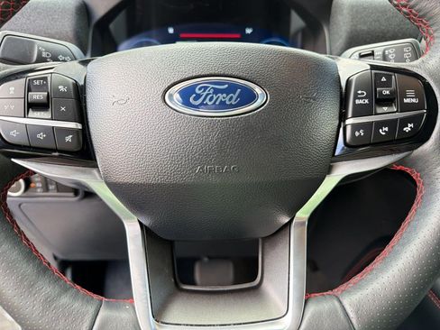 Used 2025 Ford Explorer ST-Line w/ ST-Line Street Pack image 17