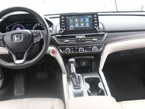 Used 2019 Honda Accord EX image 18