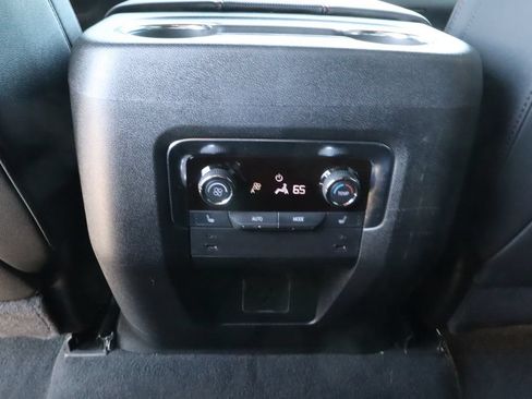 Used 2025 Chevrolet Suburban RST w/ Comfort Package RWD image 32