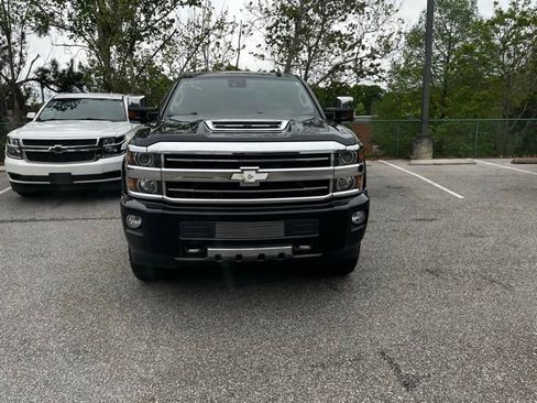 Used 2018 Chevrolet Silverado 2500 High Country w/ Duramax Plus Package image 2