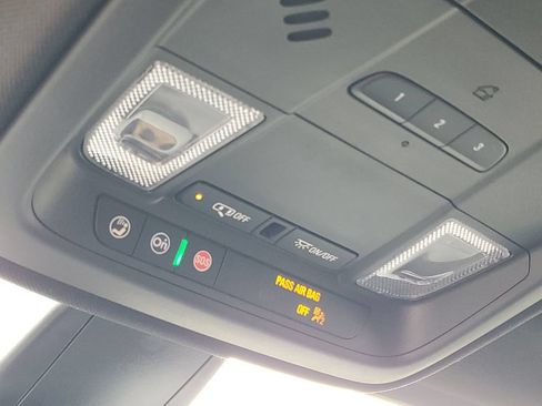 Certified 2024 Cadillac XT5 Luxury AWD/4WD image 17