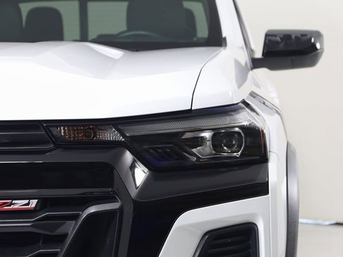 Used 2023 Chevrolet Colorado Z71 image 65