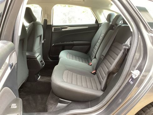 Used 2020 Ford Fusion SE FWD image 35