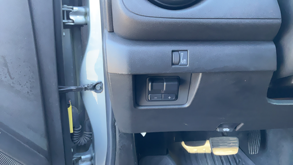 Certified 2024 Chevrolet Colorado Trail Boss w/ Technology Package AWD/4WD image 28