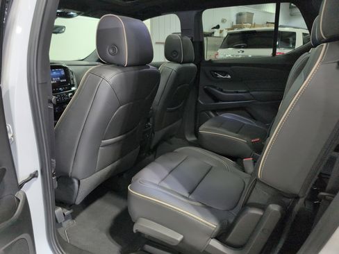 Used 2023 Chevrolet Traverse Premier image 13