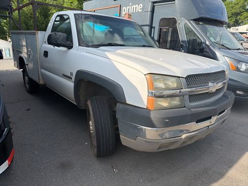 Used 2003 Chevrolet Silverado 2500 2WD Regular Cab image 2