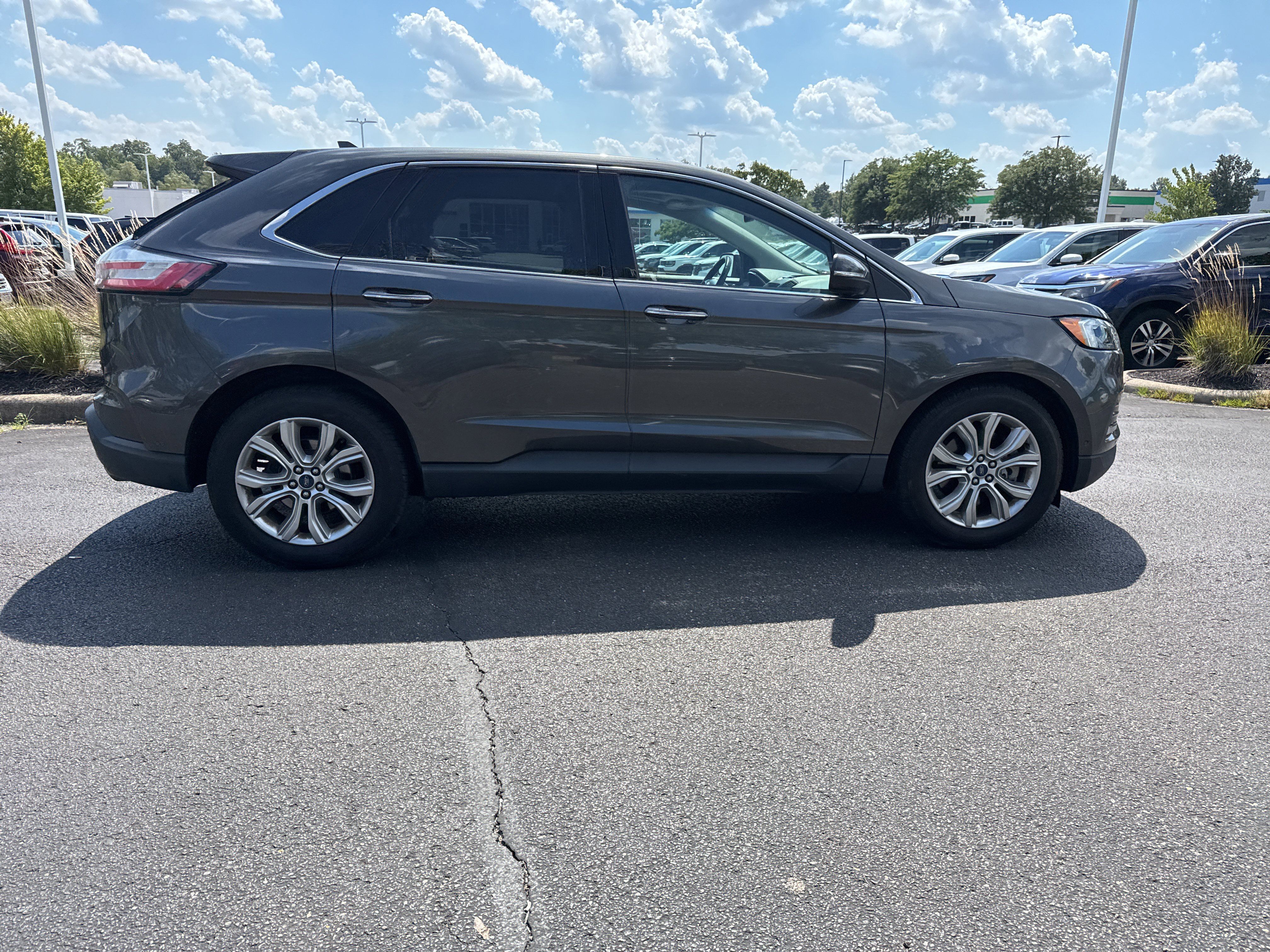 Used 2020 Ford Edge Titanium w/ Equipment Group 301A AWD/4WD image 28