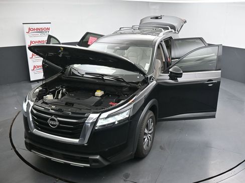 Used 2023 Nissan Pathfinder SL AWD/4WD image 41