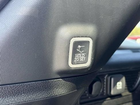 Used 2025 Jeep Grand Cherokee Laredo X w/ Luxury Tech Group I RWD image 22