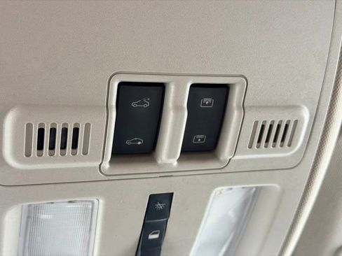 Used 2014 Cadillac SRX Luxury w/ Driver Awareness Package image 16