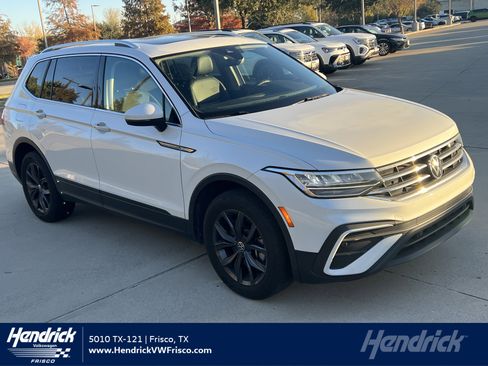 Certified 2023 Volkswagen Tiguan SE w/ Panoramic Sunroof Package image 1