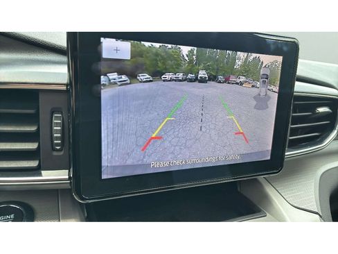 Used 2023 Ford Explorer XLT w/ Equipment Group 202A AWD/4WD image 19