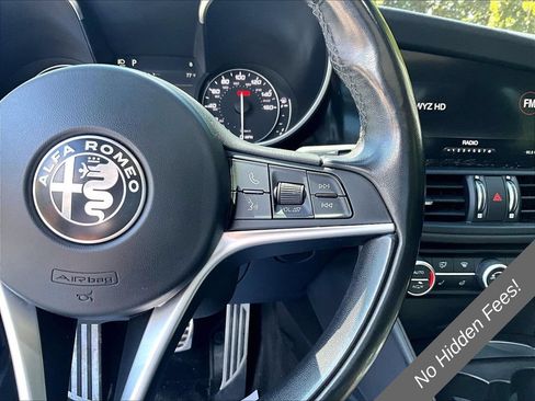 Used 2018 Alfa Romeo Giulia Ti w/ Quick Order Package 22X Lusso AWD/4WD image 17