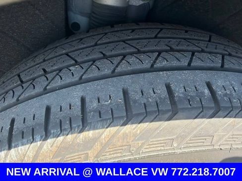 Used 2023 Kia Sorento LX FWD image 9
